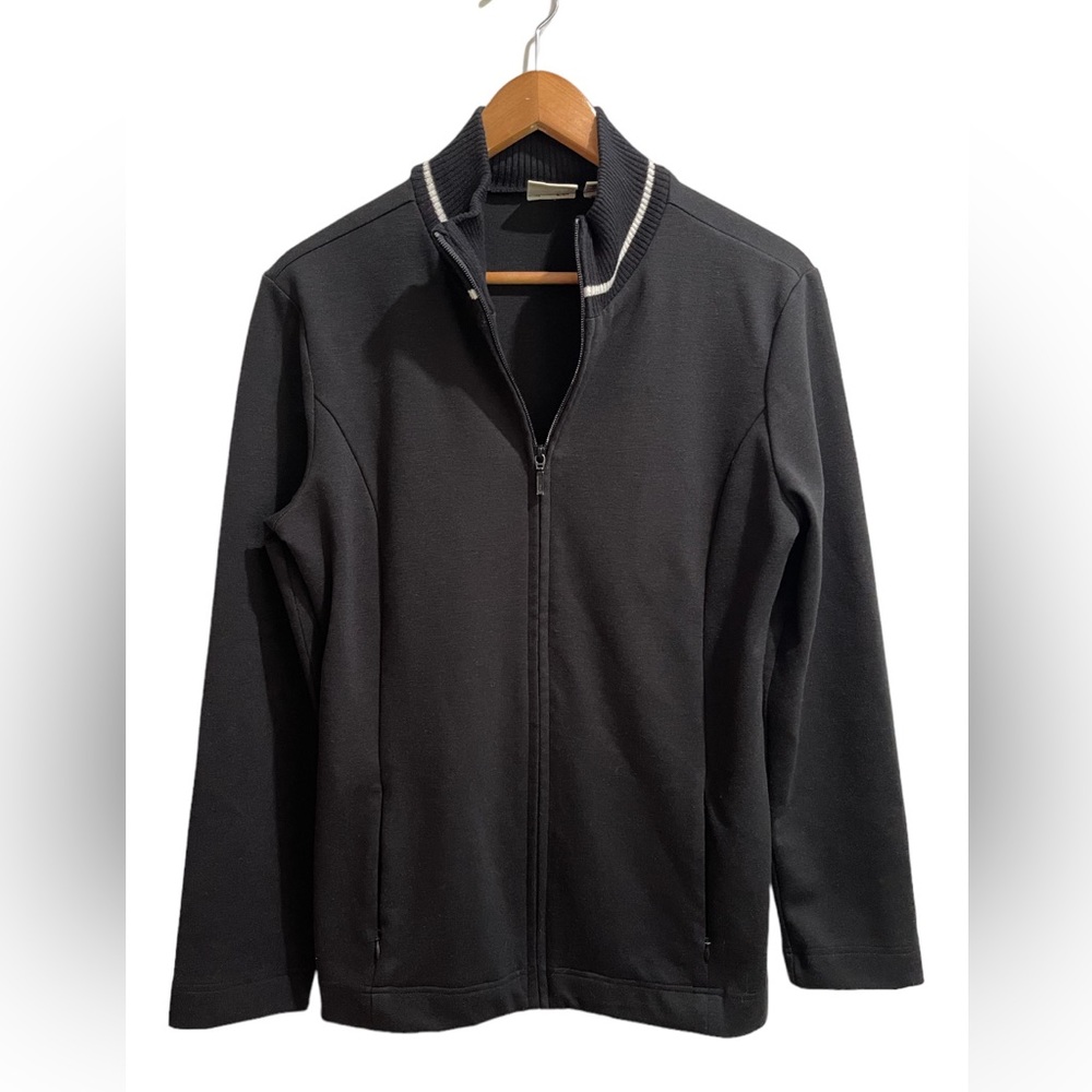 Black collared Eddie Bauer zip up with pockets